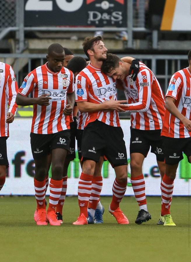 立了他们作 立了他们作